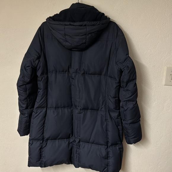 Quality Roots puffer Down coat size XL. Like new, with detachable hood - Picture 6 of 7